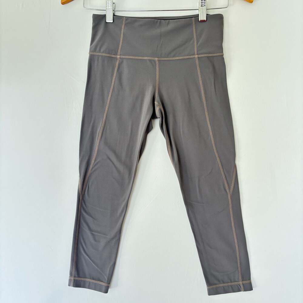 Athleta‎ Women's XS Gray Capri Leggings Stretch Workout Yoga Running Athletic